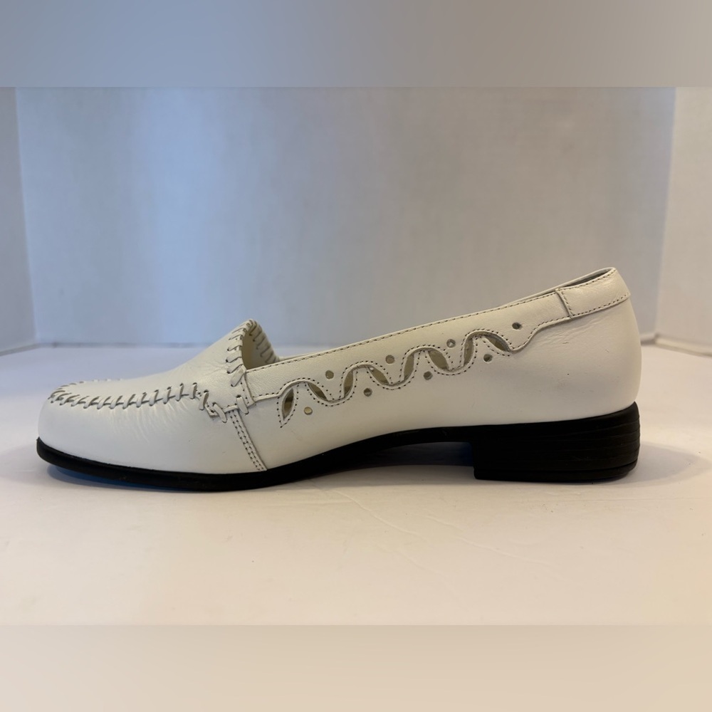 Classic Elements Elton white leather slip-on loafers shoes size 7 M - Picture 3 of 9